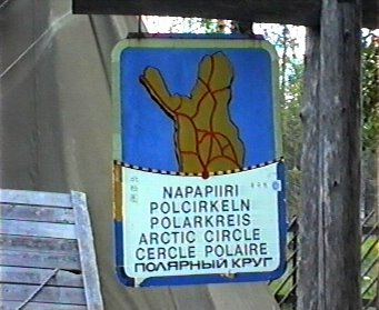 Historisches Schild am Polarkreis